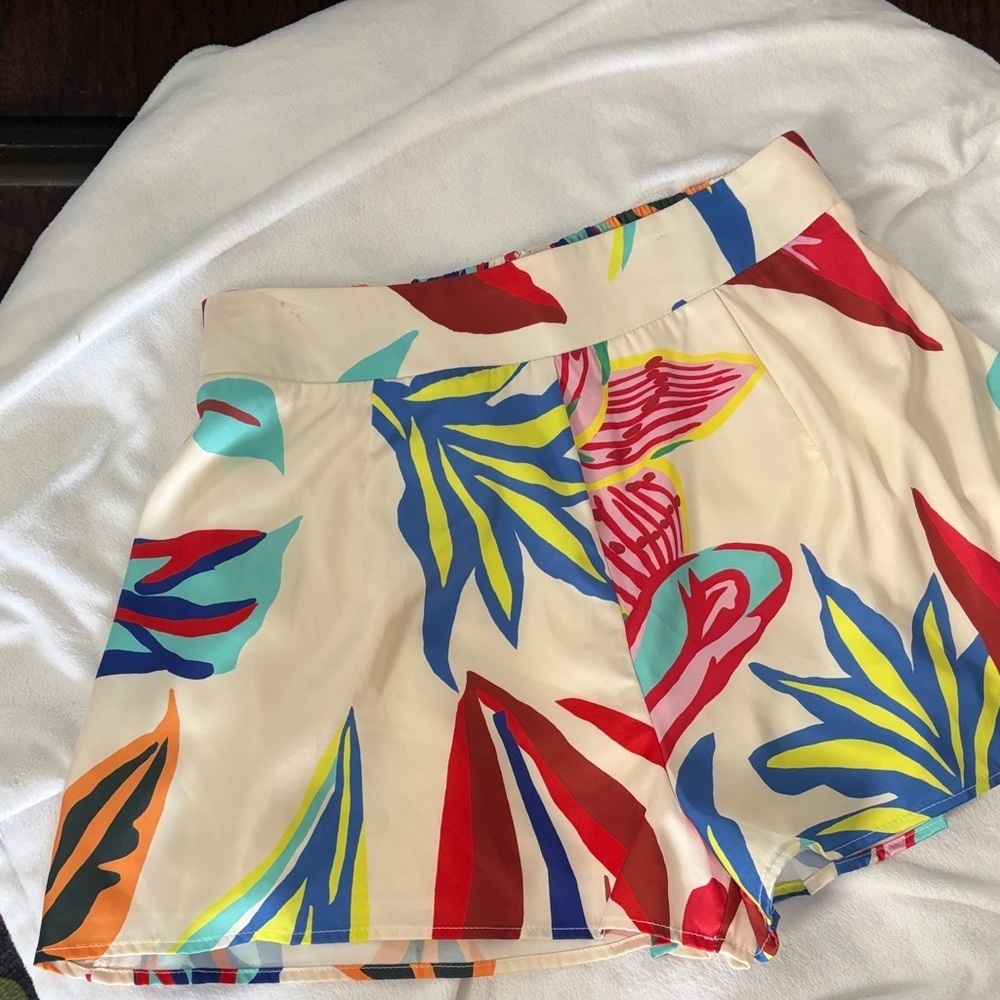 Luxxel Colorful Tropical High Waist Shorts - Picture 2 of 7